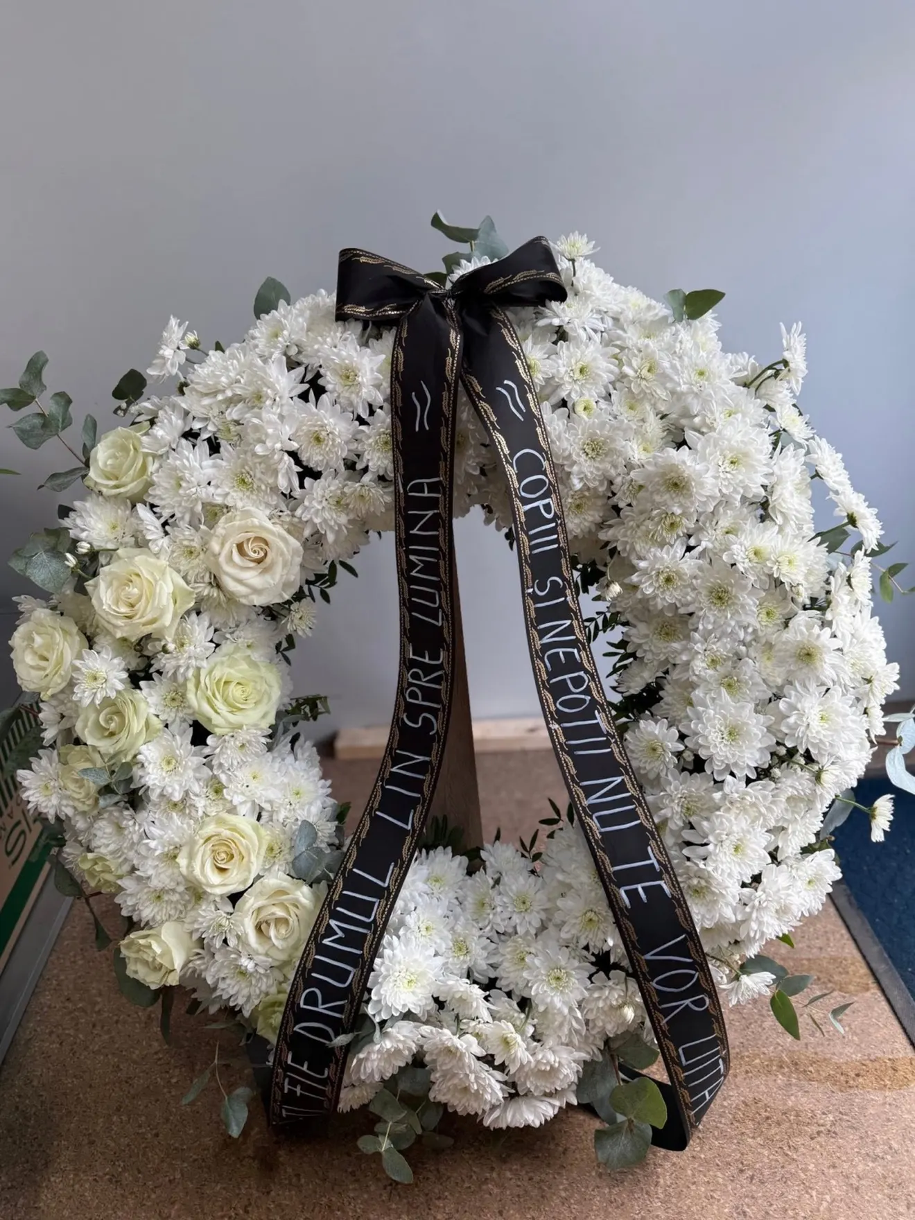Coroană funerară "Un ultim omagiu"